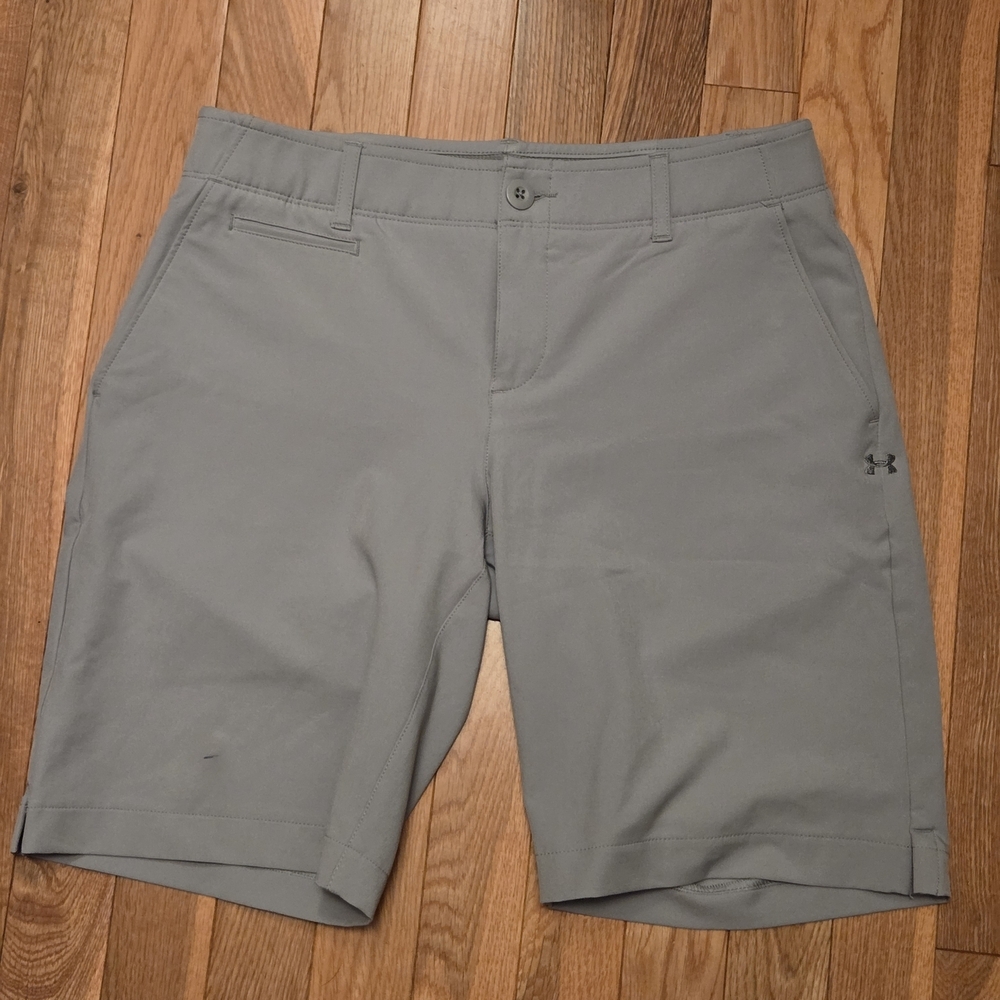 Under Armour Grey Golf Shorts Size 4 Fitted